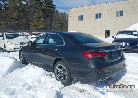 2022 Mercedes-Benz E 350 4Matic z USA, uszkodzony, nr VIN W1KZF8EB6NB040308